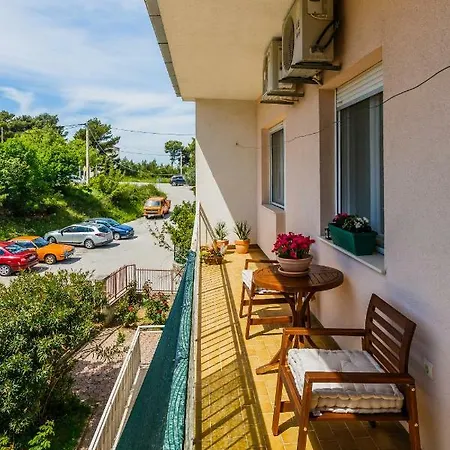 Ema Apartmán Mravince